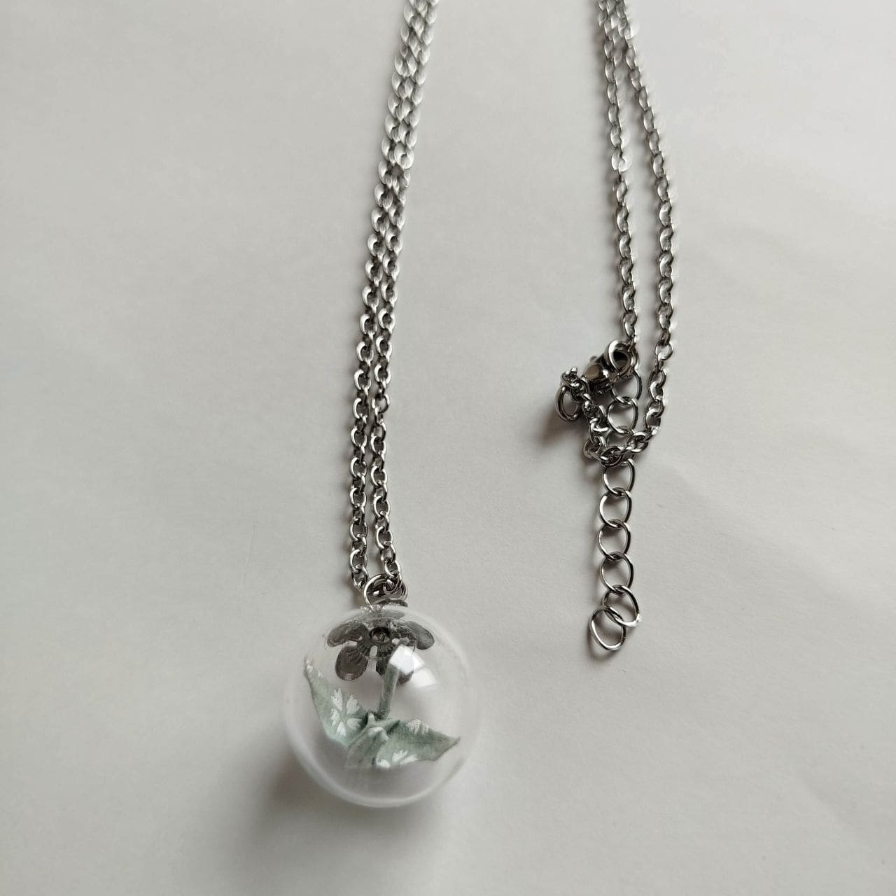 Collana Origami Gru in sfera- Garofano verde - immagine 2