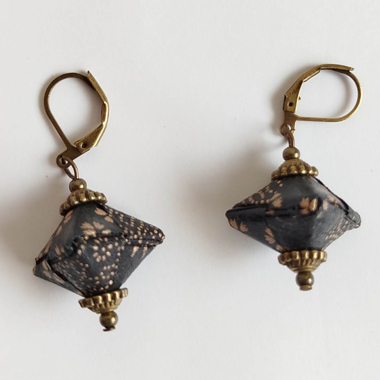 Modular Origami Diamond Earrings -black - Image 2