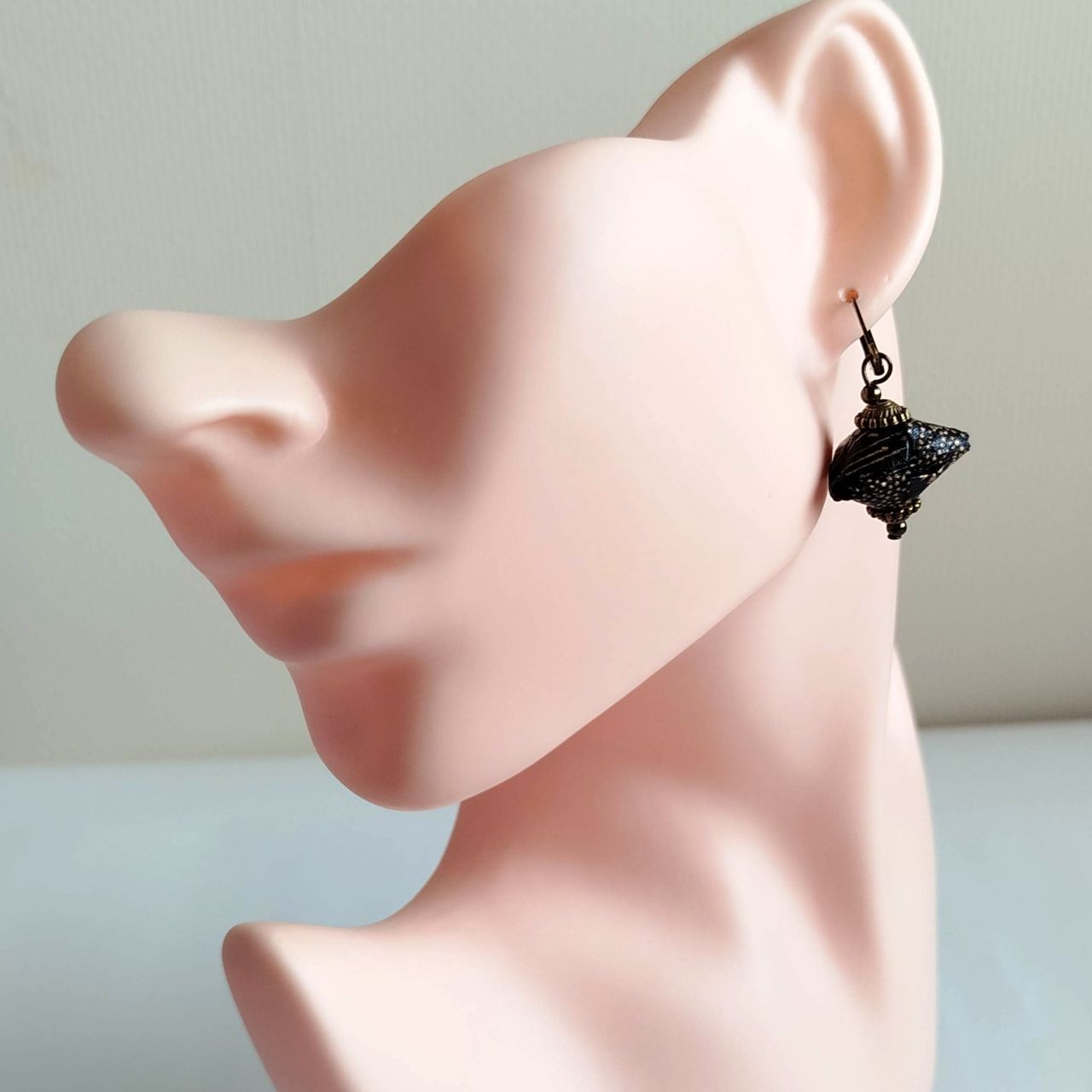 Modular Origami Diamond Earrings -black - Image 4