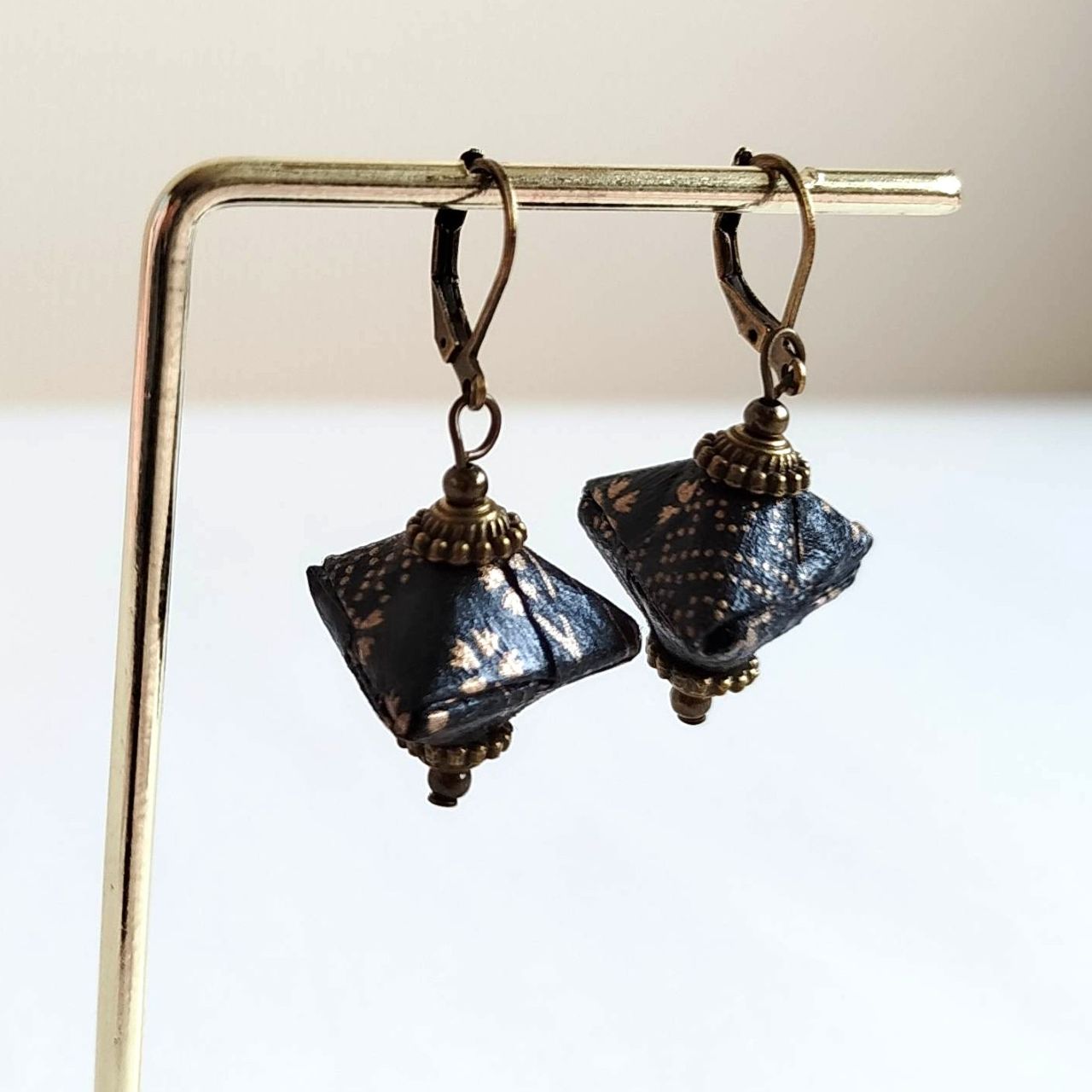Modular Origami Diamond Earrings -black - Image 8