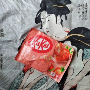 Set regalo giapponese: KitKat fragola + Furoshiki (Exclusive to Italy)